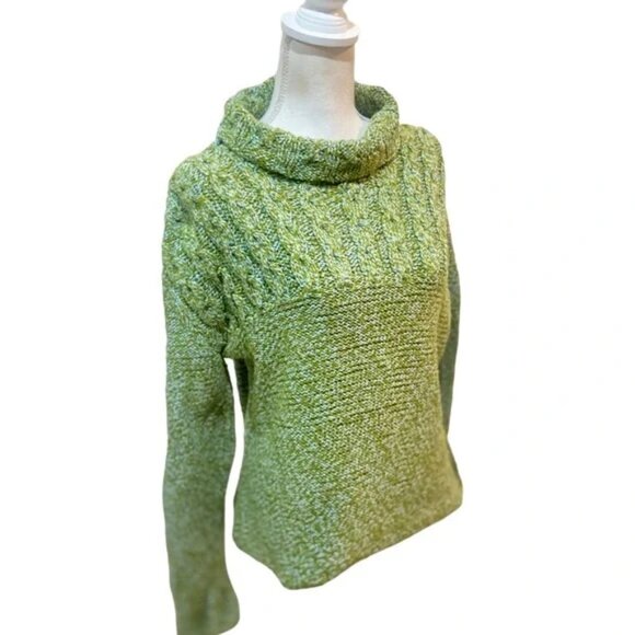 Green Cable Knit Sweater Size Medium - Picture 5 of 8